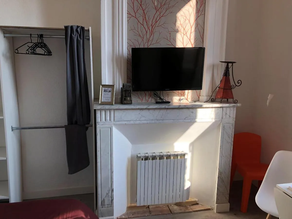 Chateau Fourclins Merville  Bed & Breakfast